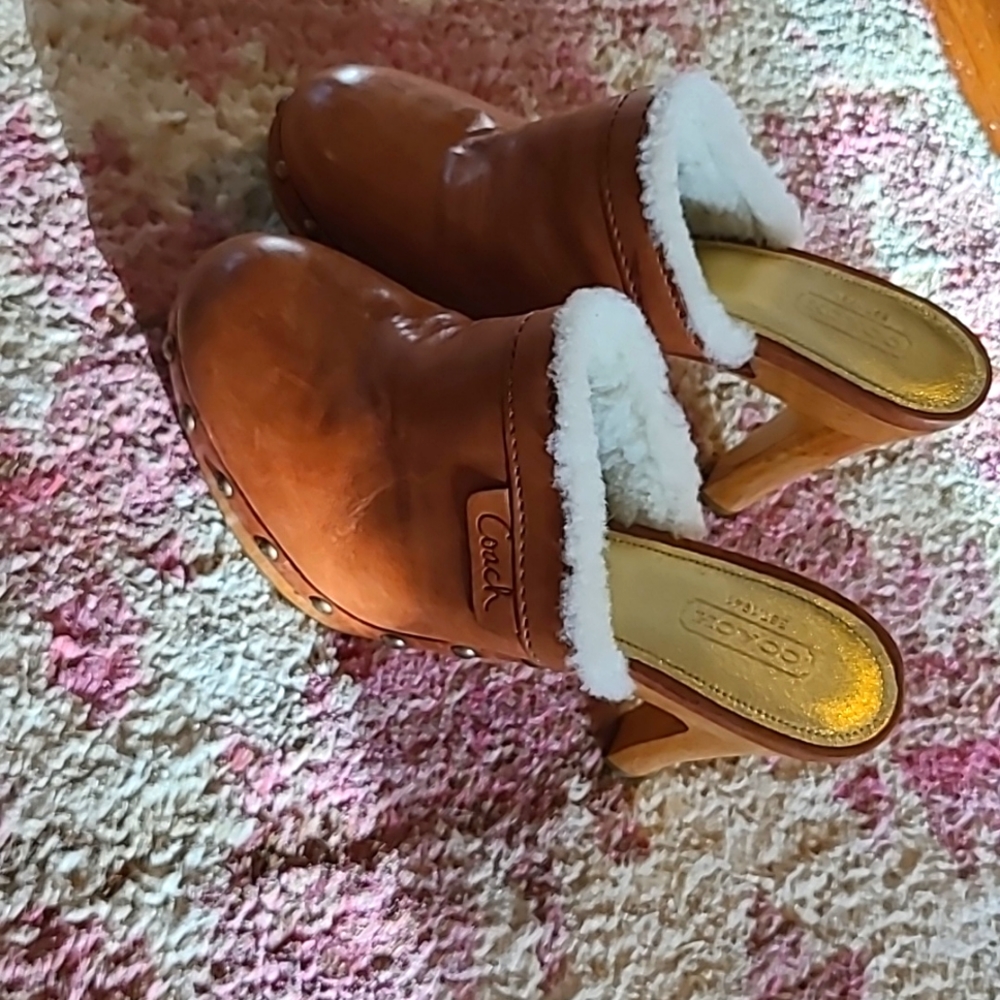 Coach *like new* sz 8 Georgia Leather Mules